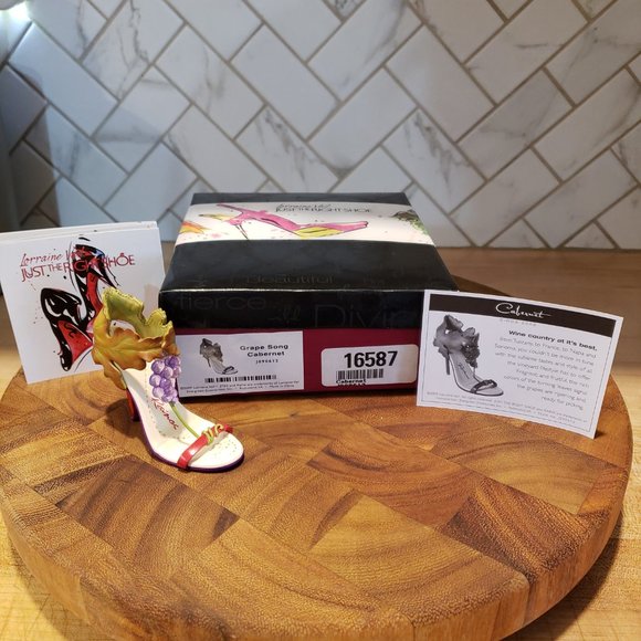 **RARE**  Just the Right Shoe, Grape Song Cabernet, Circa 2009, J090612 - Picture 4 of 10